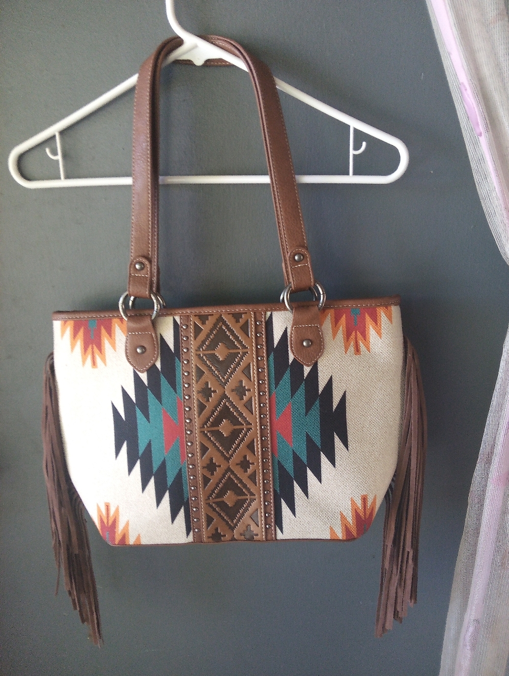 .💐 NEW WITHOUT TAGS, Southwestern Bag Faux Leather And Fringe Trim💐